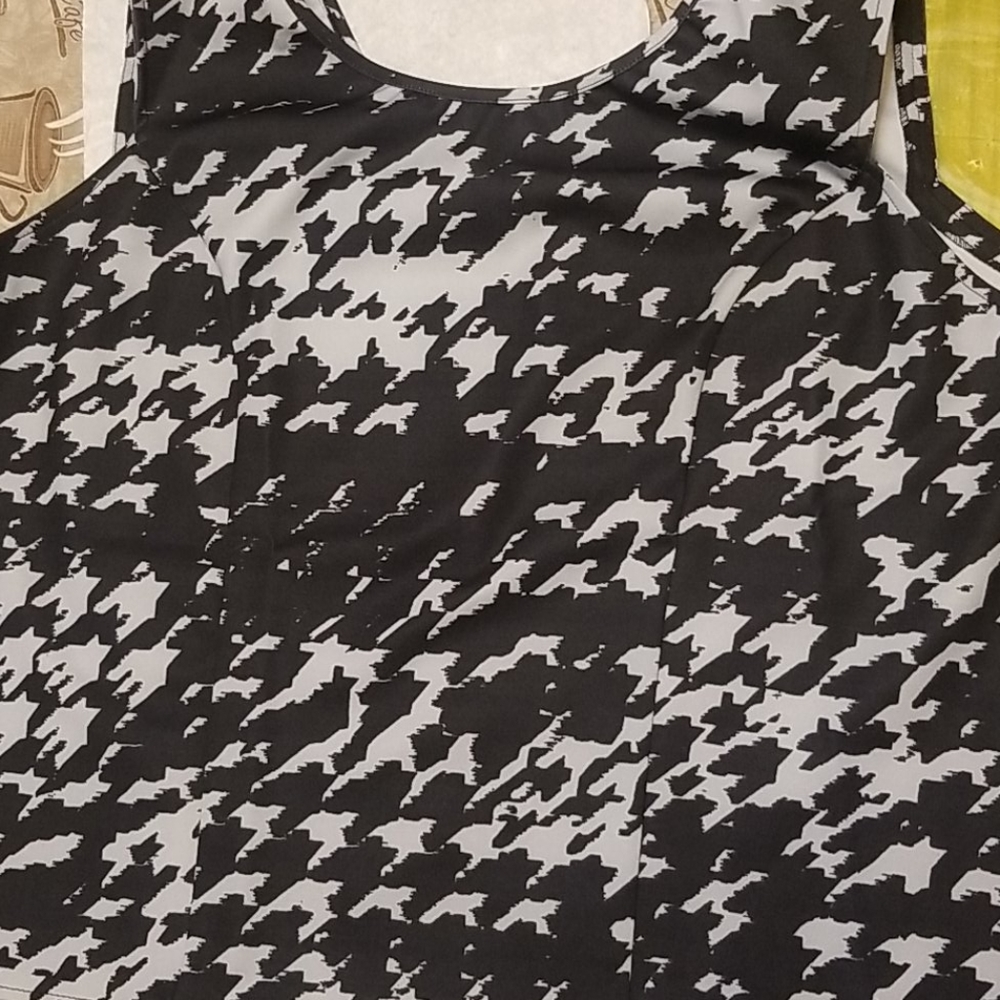 NWOT Women's Swim Top Size 18